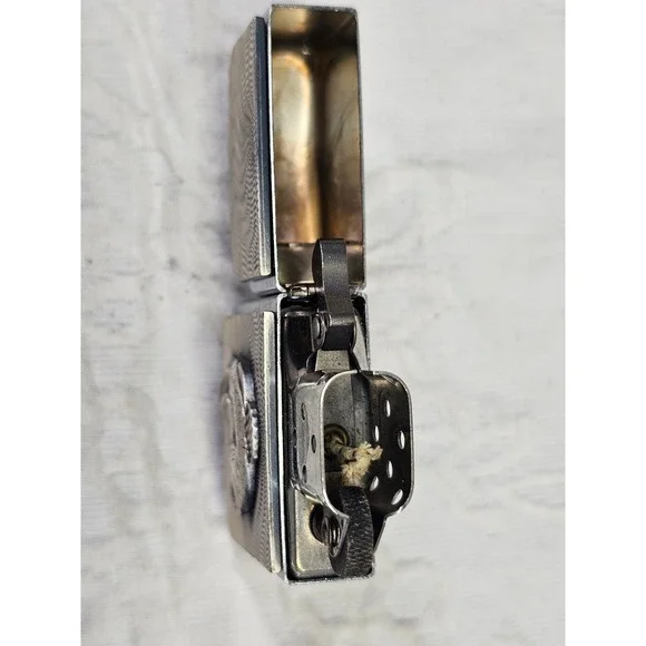 Rare Zippo Lighter Silver Excellent 3D Bass Fish Pat 2032695 D 02 2002 - Picture 4 of 6